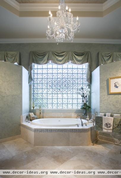 Architectural and Interior Photography - traditional - bathroom - miami