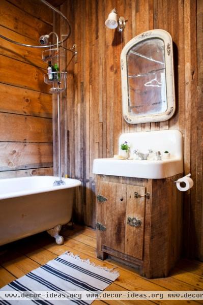 Nadia Dole - traditional - bathroom - burlington