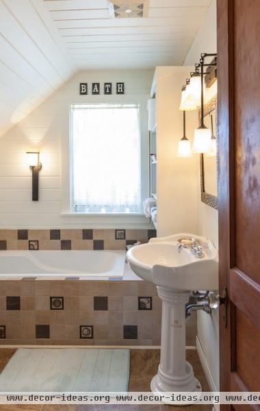 My Houzz: Rustic Summer Home in Heritage Community Trinity - traditional - bathroom - other metro