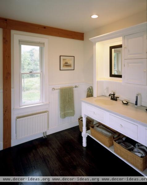 Valley Farmhouse - traditional - bathroom - boston