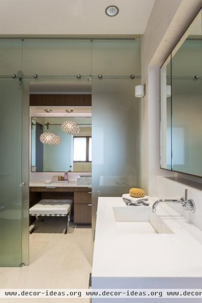 Modern Scientist Residence - modern - bathroom - miami