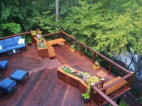 Choosing a Deck: Plastic or Wood?