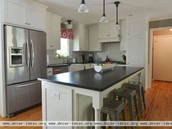 traditional kitchen by Sarah Greenman