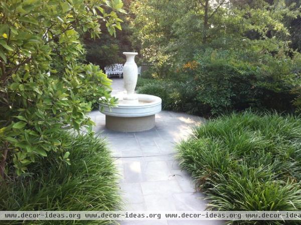 contemporary landscape by Donald Pell - Gardens