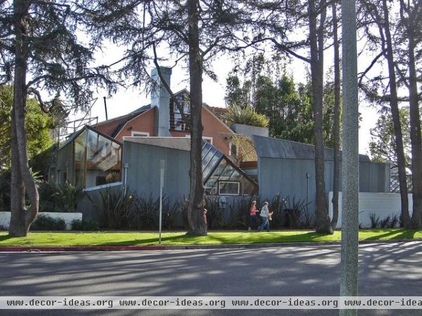 contemporary exterior Frank Gehry Residence