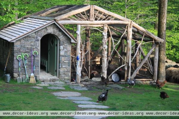 traditional garage and shed by Fairfield House & Garden Co