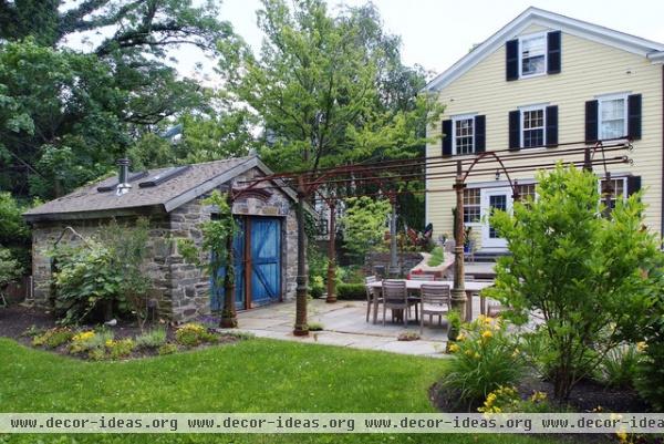 traditional patio by Groundswell Design Group, LLC