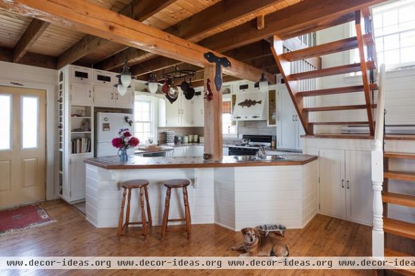 traditional kitchen by Becki Peckham