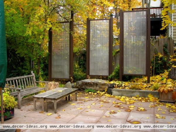 traditional patio by TERRABELLA, inc.