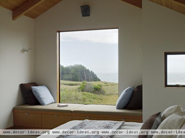 contemporary bedroom by Malcolm Davis Architecture