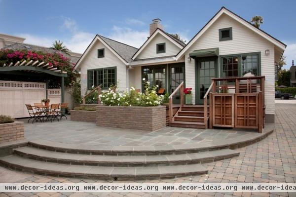 traditional exterior by Gatling Design