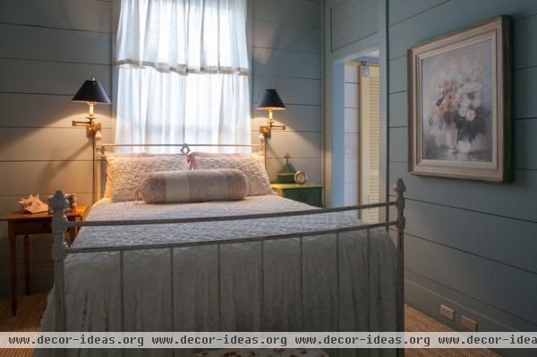 traditional bedroom by Historical Concepts