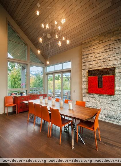 contemporary dining room by Tommy Hein Architects