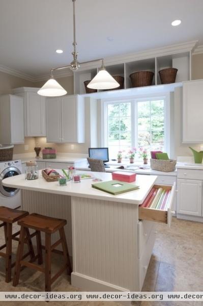 traditional laundry room by Bruning Homes, Inc.