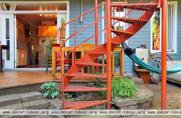 contemporary patio by Laura Garner