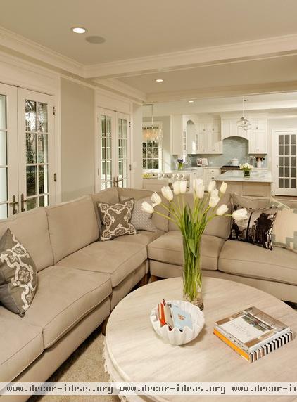 traditional living room by Erin Hoopes