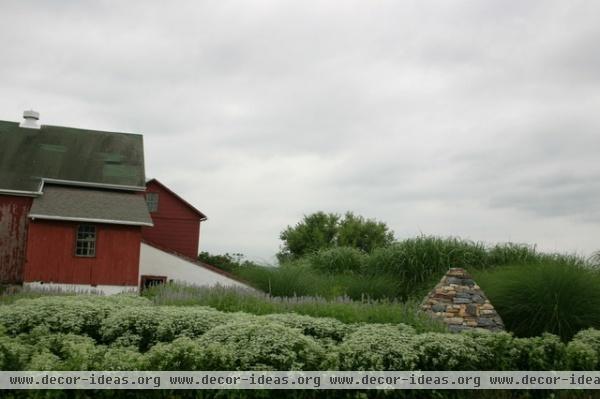 traditional exterior by Donald Pell - Gardens