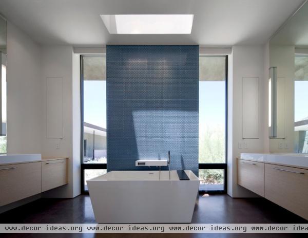 modern bathroom by Ibarra Rosano Design Architects