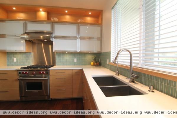 modern kitchen by McClellan Architects