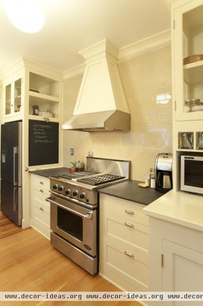 traditional kitchen by Buckenmeyer Architecture