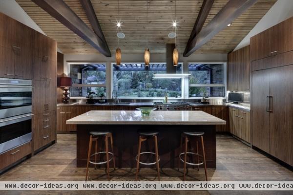 contemporary kitchen by Domiteaux + Baggett Architects, PLLC