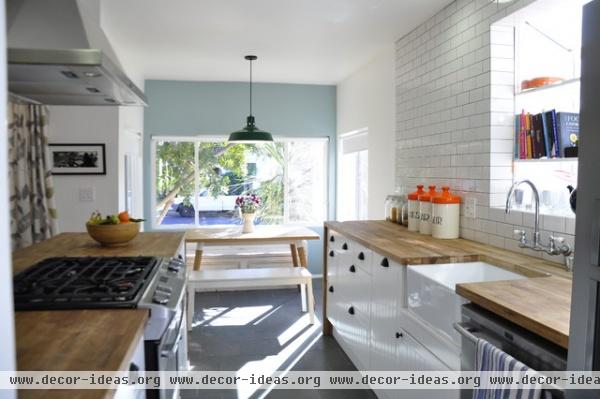 traditional kitchen by Tess Bethune Interiors