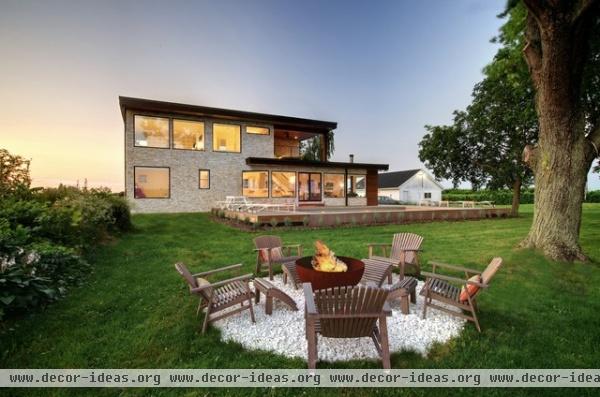 modern patio by Andrew Snow Photography