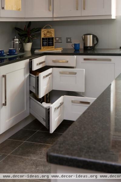 traditional kitchen by Glenvale Kitchens