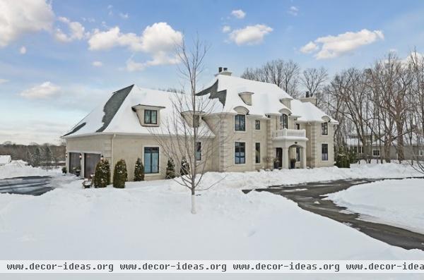 traditional exterior by Spacecrafting / Architectural Photography