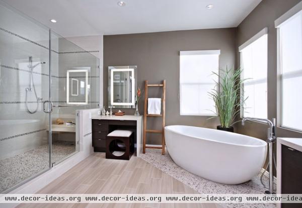 modern bathroom by International Custom Designs