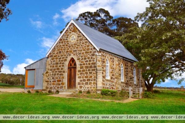 traditional exterior by Sandberg Schoffel Architects