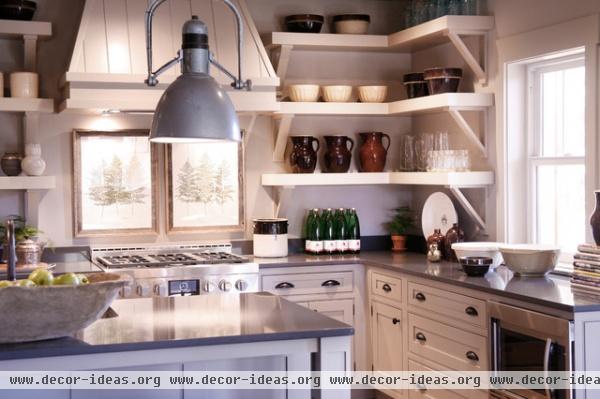 traditional kitchen by CR Home Design K&B (Construction Resources)