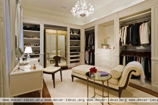 traditional closet by Taylor Hannah Architect Inc