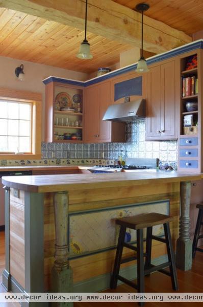 traditional kitchen by Sarah Greenman