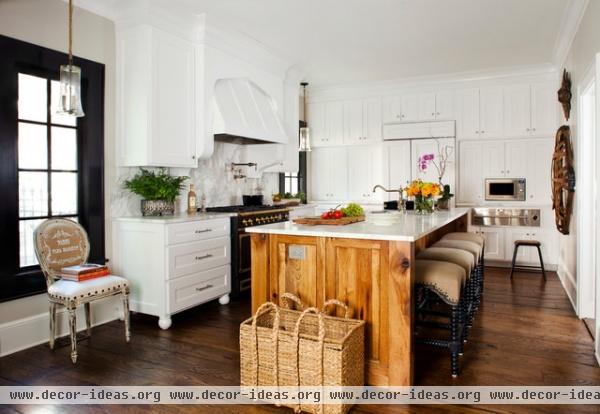 traditional kitchen by TerraCotta Properties