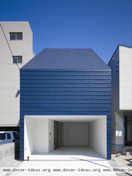 exterior House of Ujina