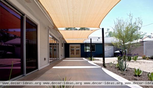 modern patio by The Ranch Mine