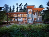 Houzz Tour: Natural Meets Industrial in a Canal-Side Washington Home