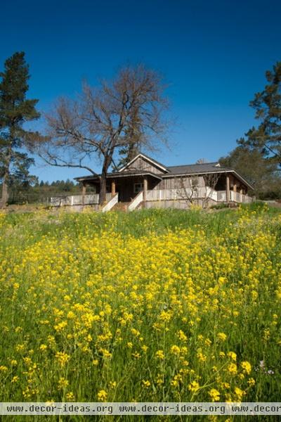 farmhouse exterior by CahillStudio Sonoma