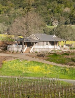 Houzz Tour: Farm Style Suits a Vineyard's Rolling Hills