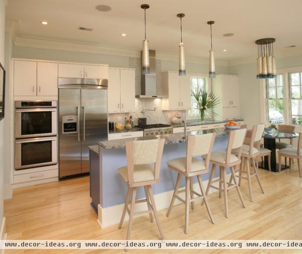 contemporary kitchen by DLB Custom Home Design