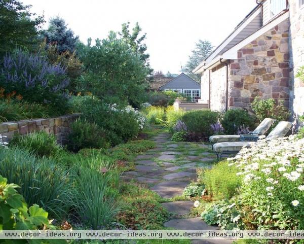 traditional landscape by Dear Garden Associates, Inc.