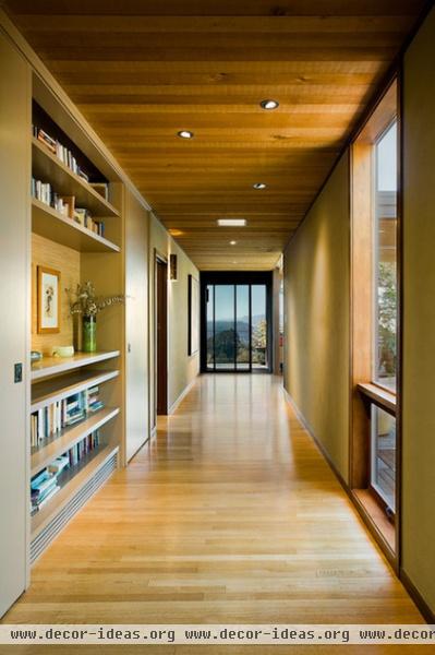 modern hall by Koch Architects, Inc.  Joanne Koch