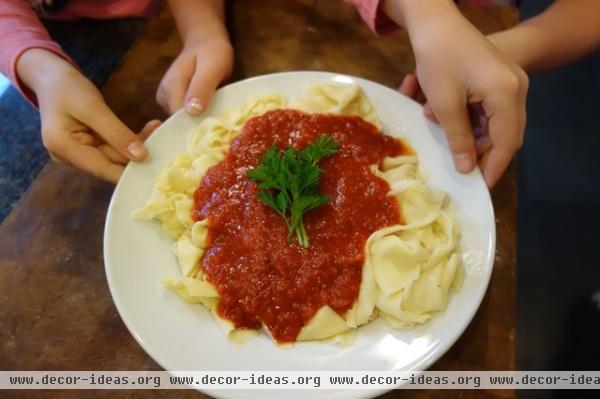 Family in the Houzz: The Tomato Season and Family Heritage