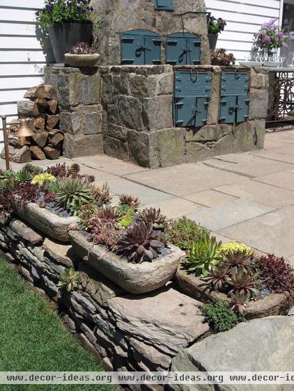 eclectic patio by Susan Cohan, APLD