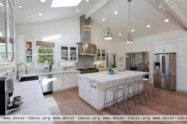 traditional kitchen by Design Discoveries