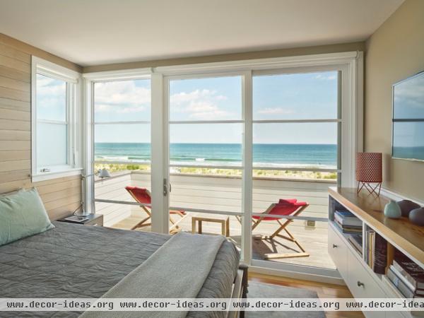 beach style bedroom by McCoubrey/Overholser, Inc.