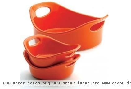 contemporary cookware and bakeware by Linens 'n Things