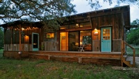 Houzz Tour: Salvaged Parts Form a New-Old Texas Hideaway