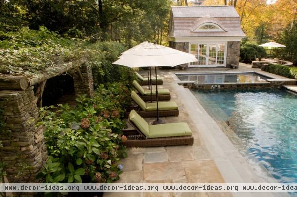 traditional pool by Conte & Conte, LLC